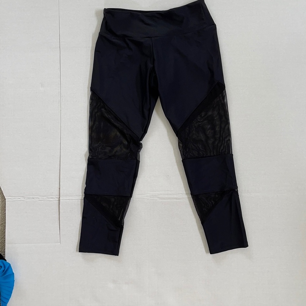 Onzie Capri Leggings